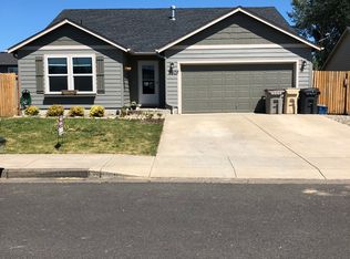 780 Erica Way, Harrisburg, OR 97446