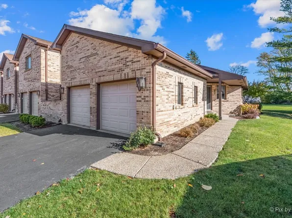 1699 Pebble Beach Dr, Hoffman Estates, IL 60169