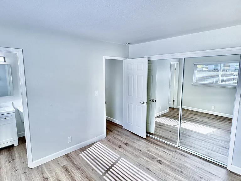 Escape Apartments — Photo 37