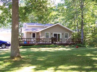 112 Woodland Dr, Cadillac, MI 49601