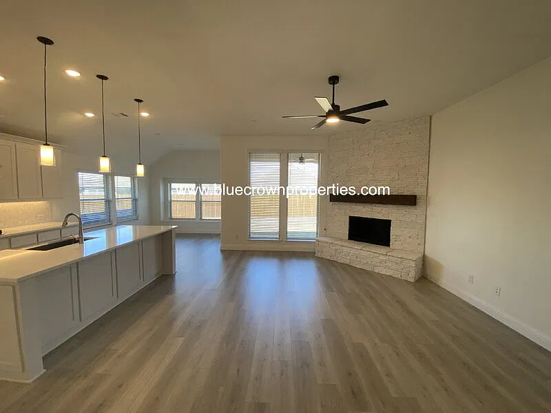 4 bed, 3.0 bath, 2098 sqft, $2,500 — Photo 2