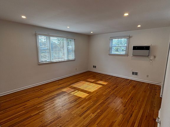 4th image of 47 Dance Blvd Floor 2