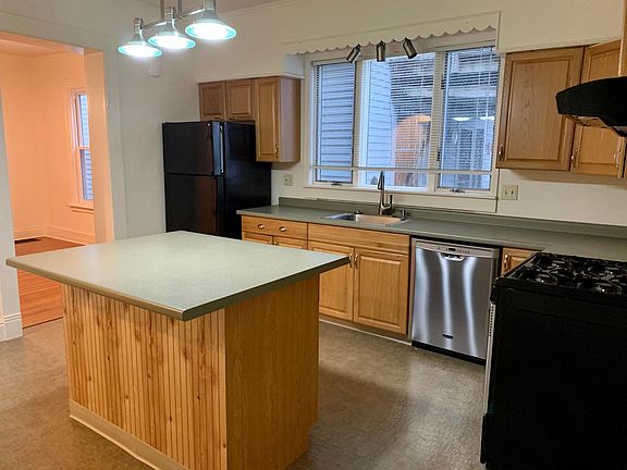 3rd image of 589 Breckenridge St #1