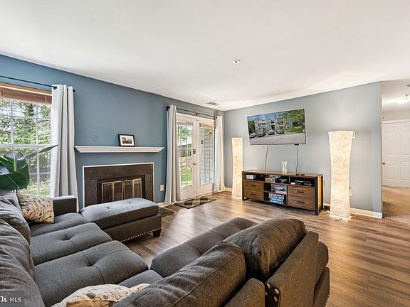 4th image of 6025 Rock Glen Dr #5-504