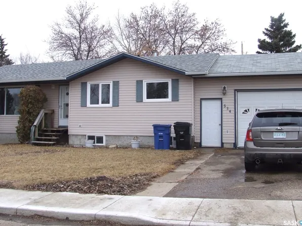 524 1st Street W, Leader, SK S0N 1H0