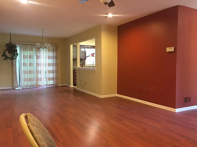 2503 Deerfield Dr — Photo 2
