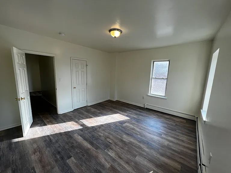 916 W Allen St — Photo 11