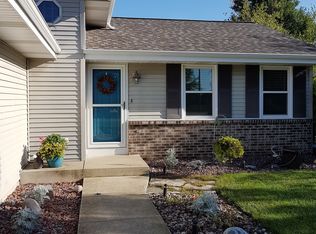5933 Fairway Dr, South Beloit, IL 61080