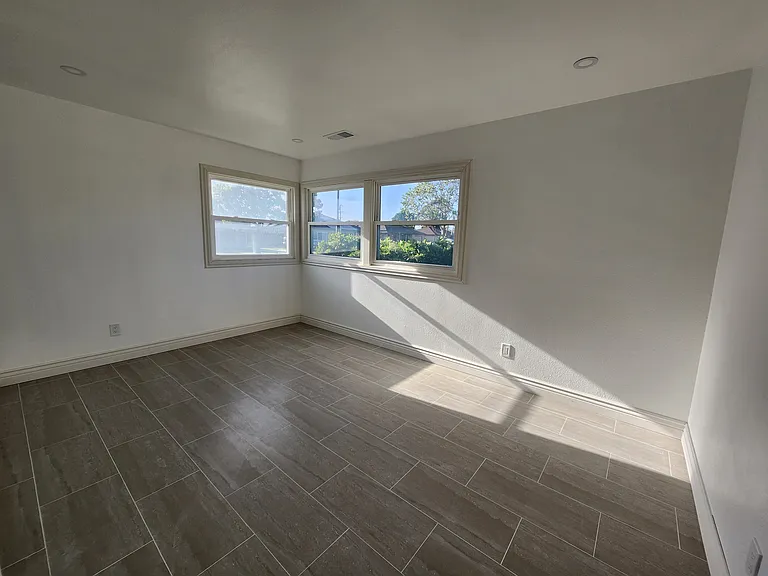 Sequoia St — Photo 19