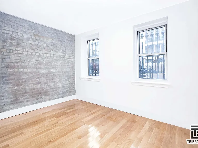 144 W 12th St #1A — Photo 4