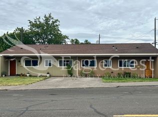 207 SE 12th St, College Place, WA 99324