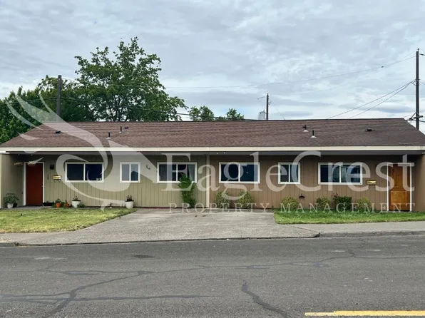 207 SE 12th St, College Place, WA 99324