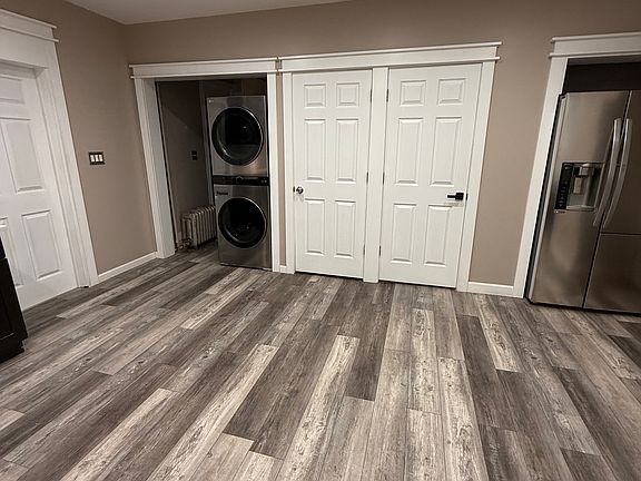 2nd image of 82 Hollywood Ave