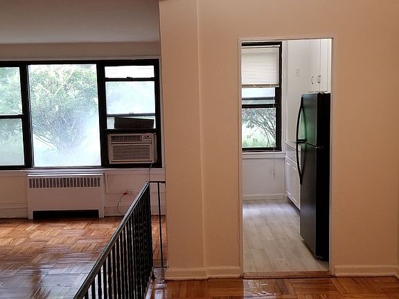 5th image of 9833 64th Ave #1C