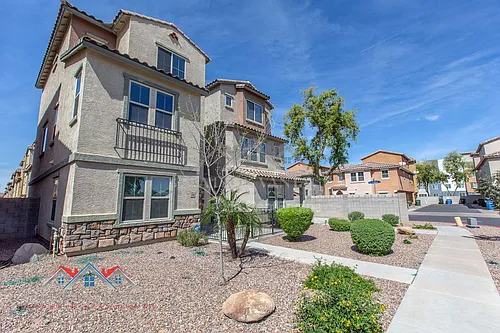 2218 N 77th Dr Photo 1