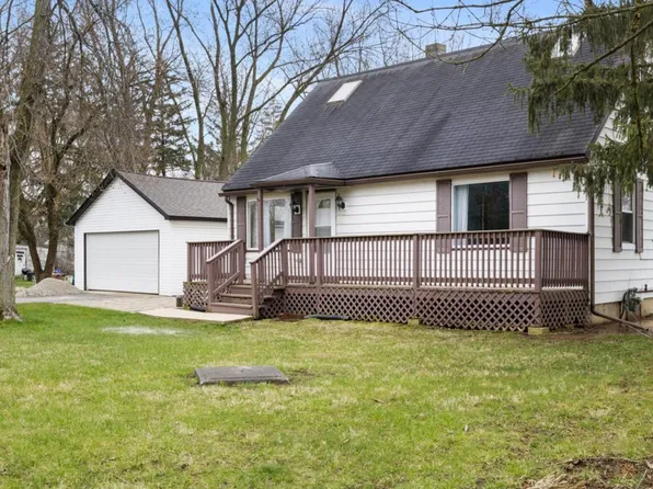 3717 Flossmoor Rd, Flossmoor, IL 60422