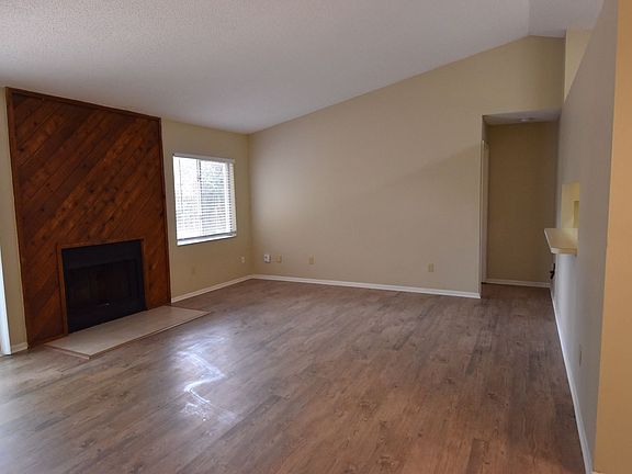 3rd image of 124 Alder Ct