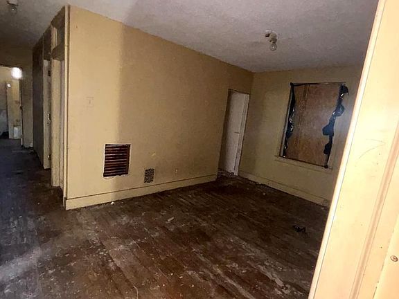 4th image of 2831 Boudinot St