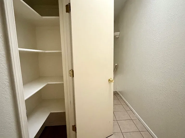 344 Bartlett Dr #E — Photo 26