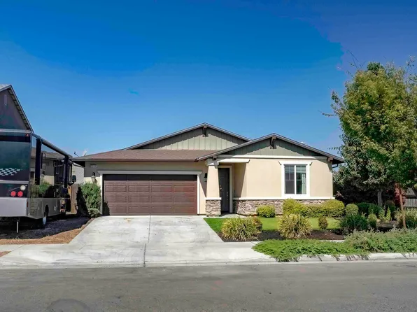 2111 N Rinaldi Court, Visalia, CA 93291