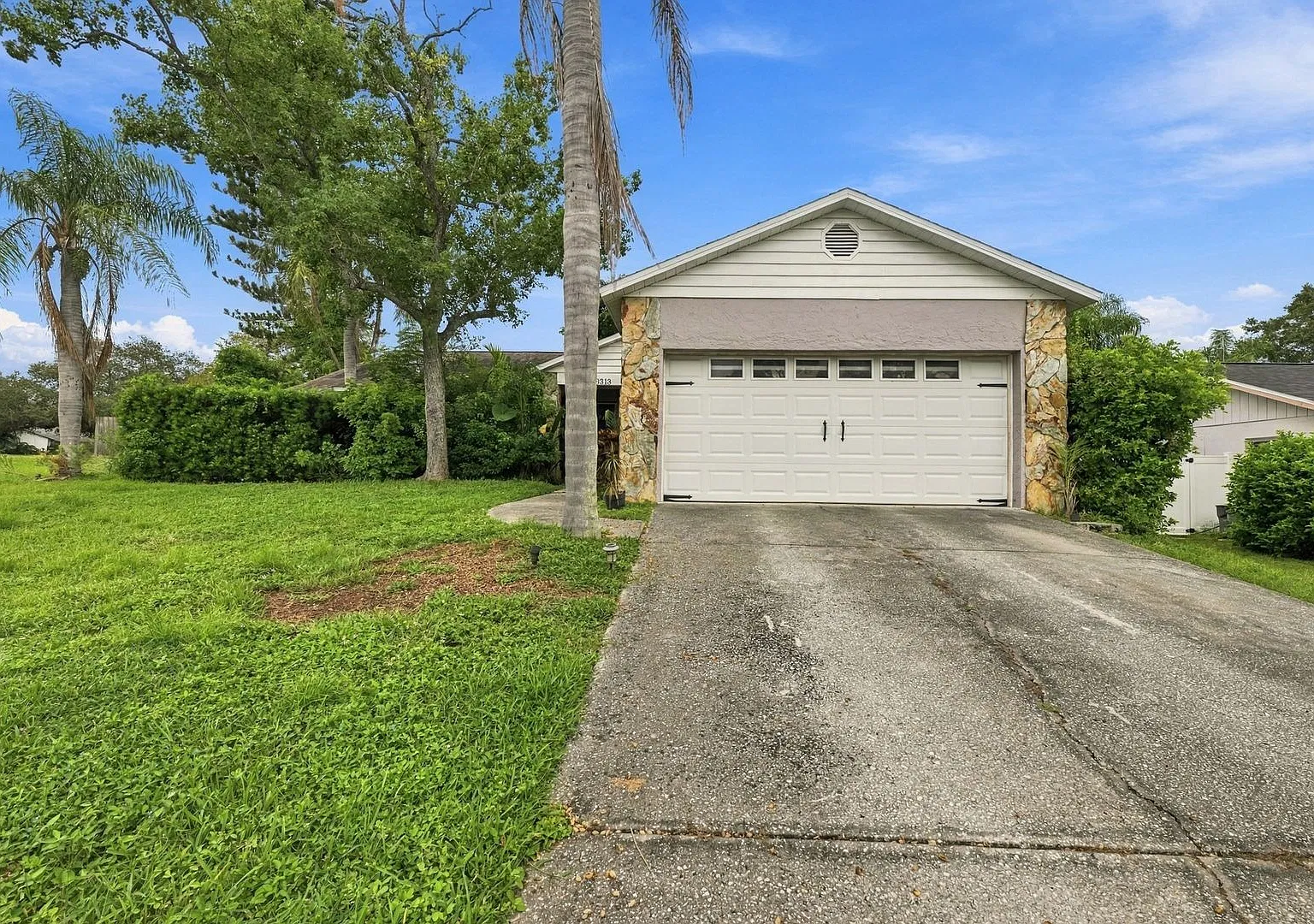 Safety Harbor Home with Vaulted Ceilings, Screened Lanai & Prime Location! — Photo 2