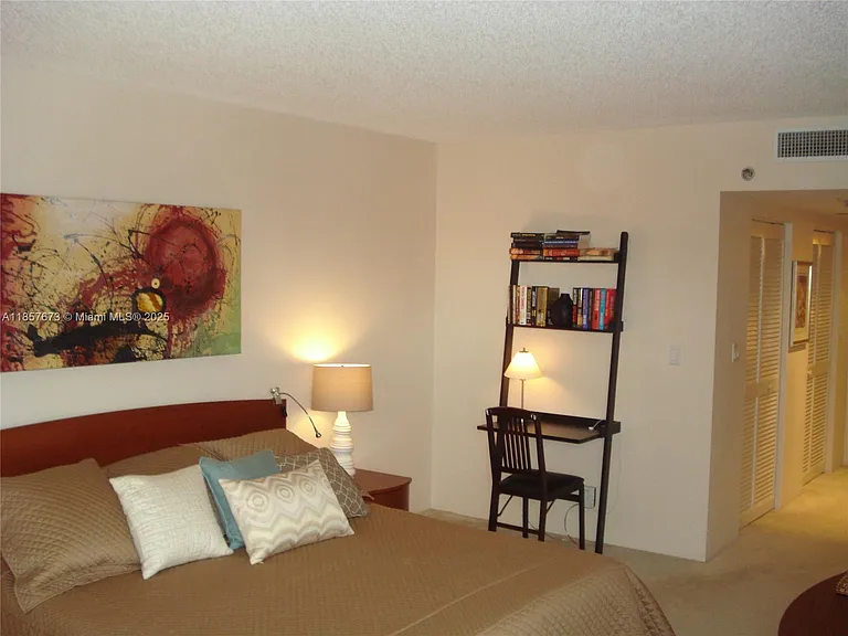 3600 Yacht Club Dr #1503 — Photo 39