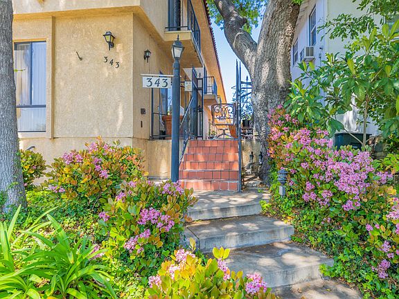 3rd image of 1246 E Lexington Dr #6