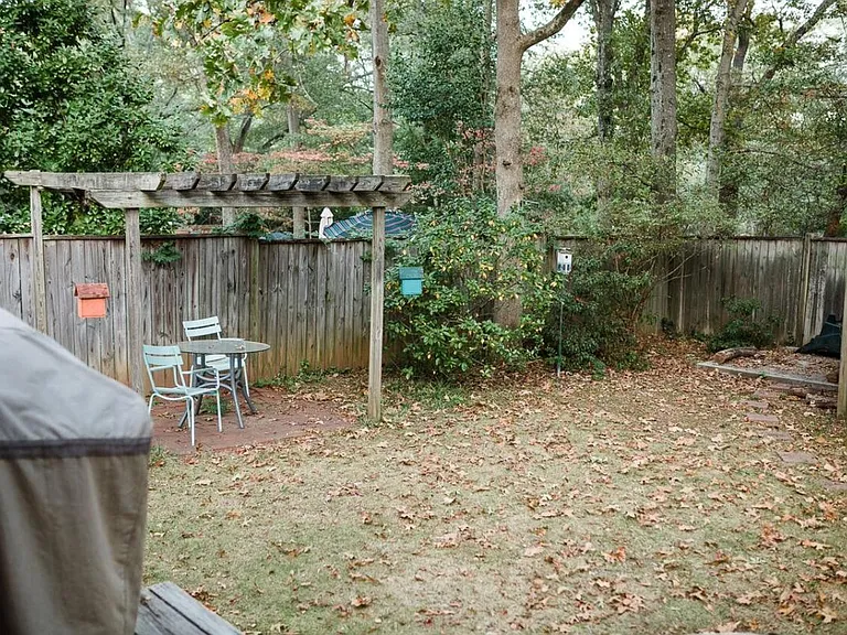 23 Vintage Ave — Photo 29