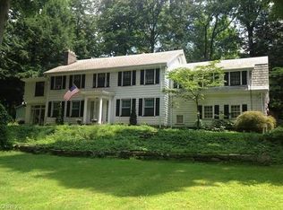 1098 Genesee Dr, Youngstown, OH