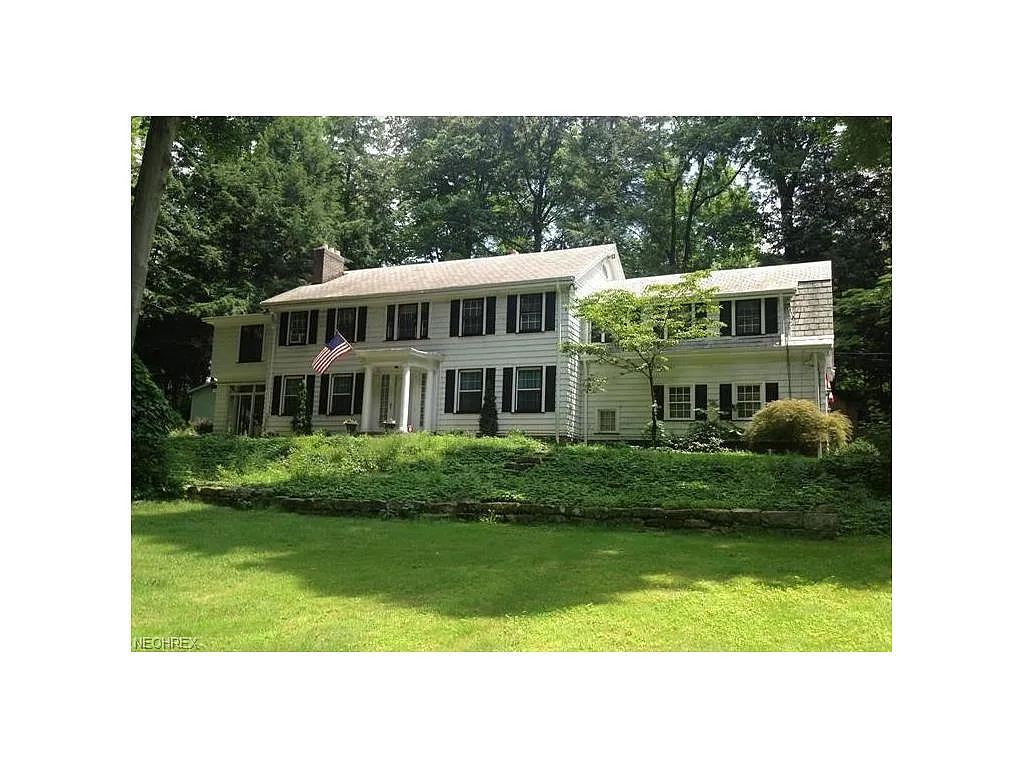 1098 Genesee Dr photo 1
