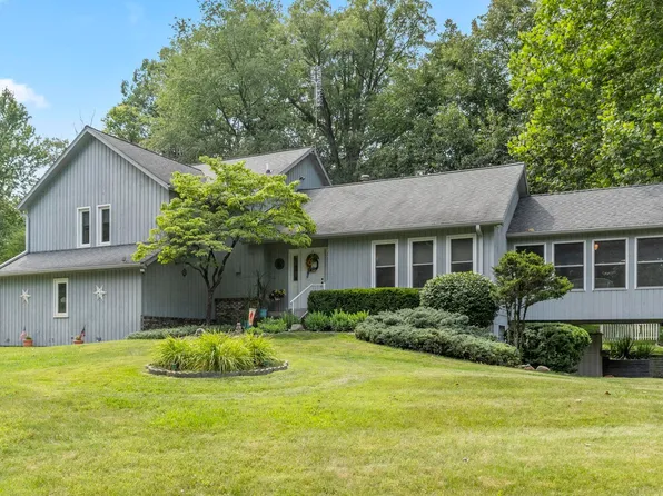 2034 W Wildwood Trl, Warsaw, IN 46580