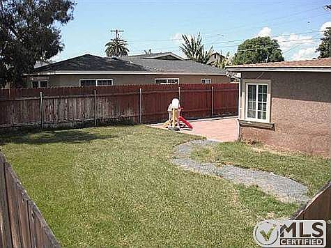4th image of 612 1st Ave
