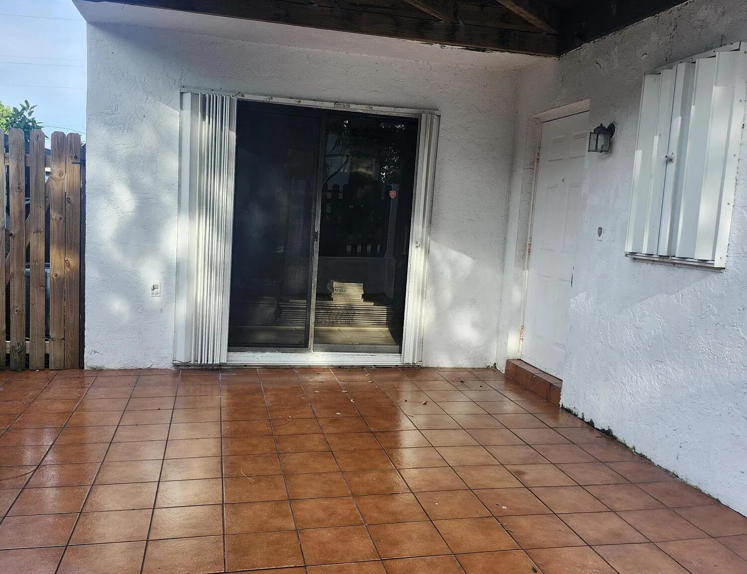 2 bed, 2.5 bath, 1114 sqft, $2,300 — Photo 2