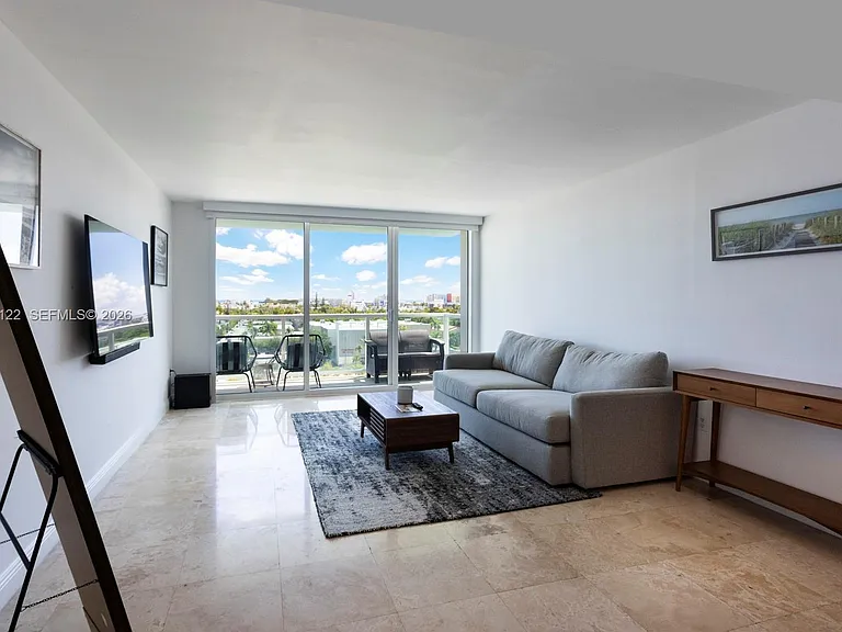 650 West Ave #906 — Photo 3