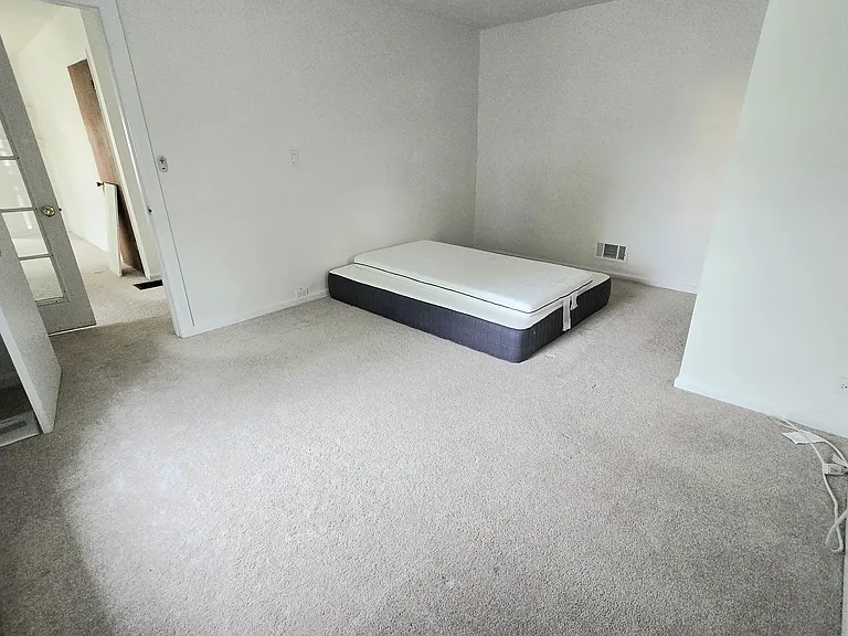 3421 Lexington Ave #2 — Photo 15