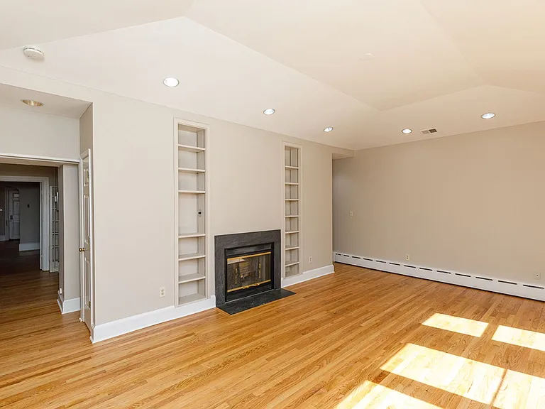 1525 Elliot Pl NW — Photo 10