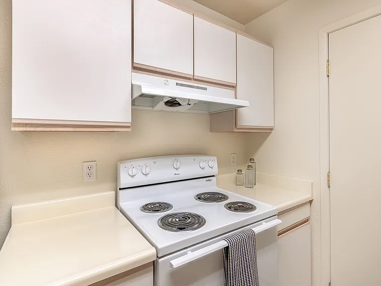 Enclave Apartments — Photo 8