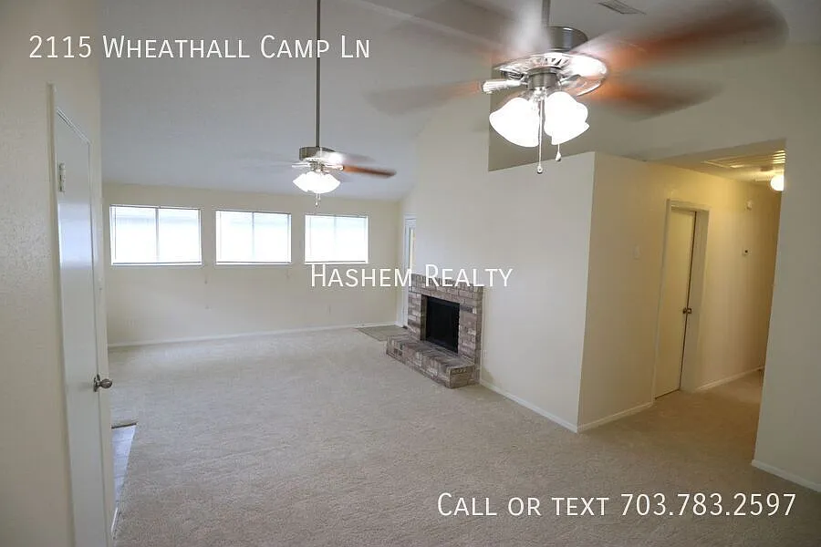 Lovely 2 Bedroom 2 Bath Home Available Now! — Photo 4