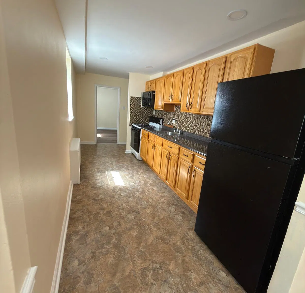 2 bed, 1000 sqft, $1,550 — Photo 4