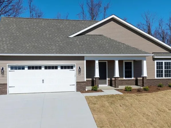 205 Lindburgh Dr, Waynesboro, VA 22980