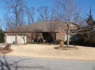 41 London Dr, Pea Ridge, AR 72715