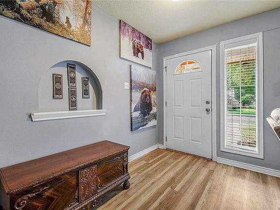4th image of 801 Camellia Ct