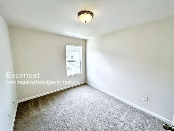 329 Victoria Dr — Photo 12