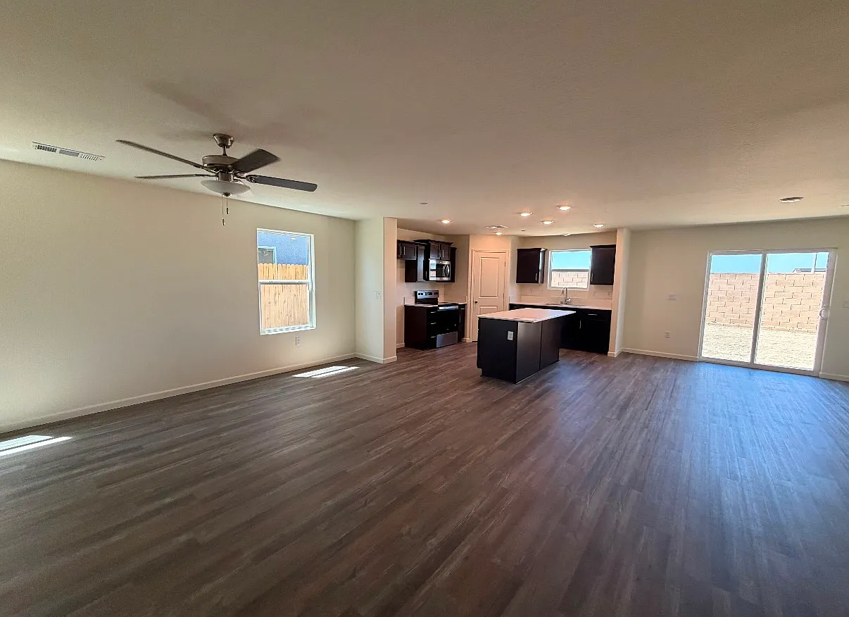 4 bed, 1842 sqft, $2,800 — Photo 3
