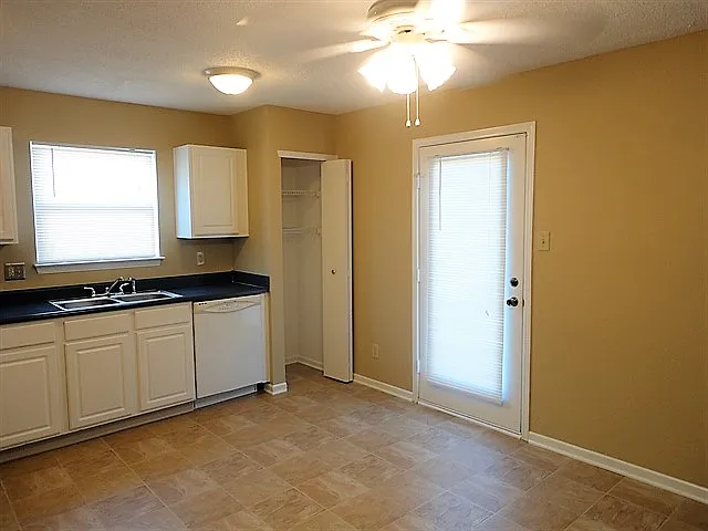 15080 Fawn Hollow Ln — Photo 4