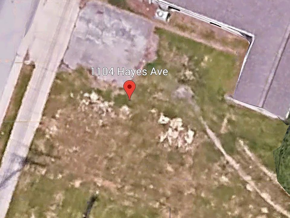 2nd image of 1104 Hayes Ave