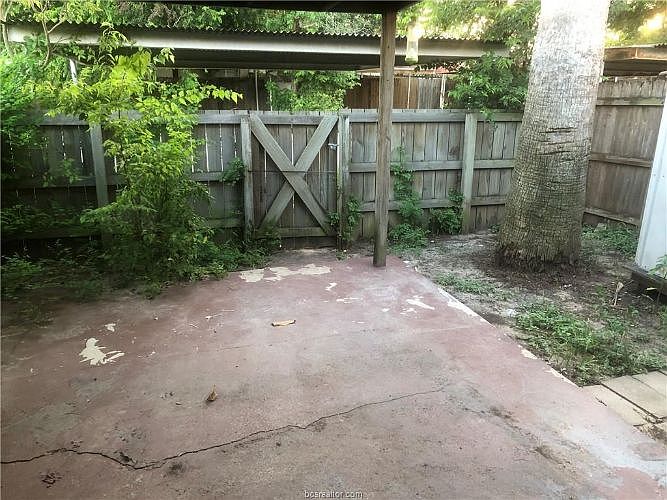 1st image of 1614 Leona Dr