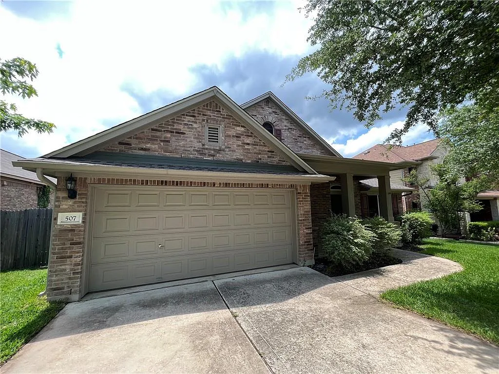 Building Photo - 507 Red Hawk Dr