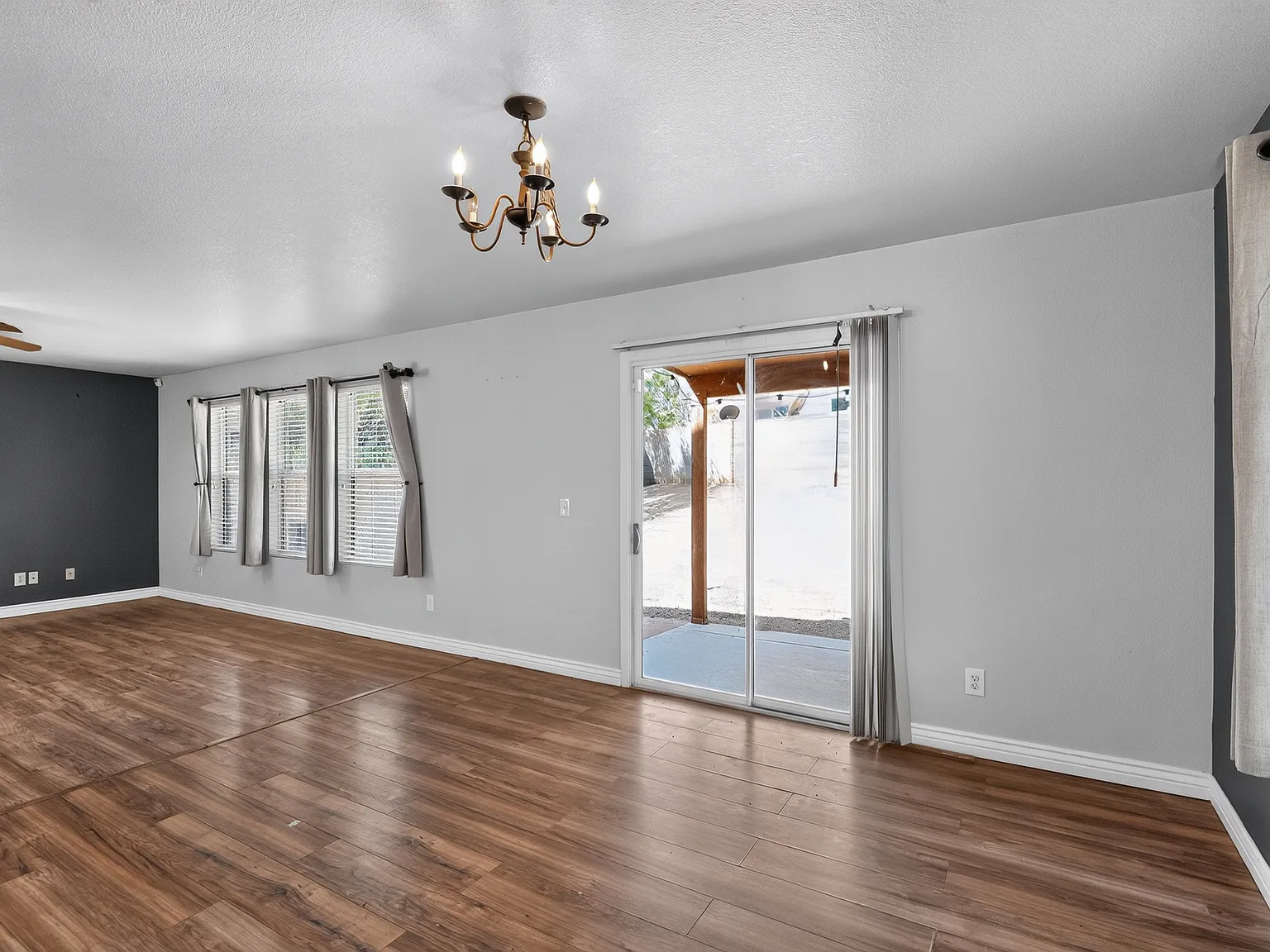 3 bed, 2.5 bath, 2250 sqft, $2,195 — Photo 4