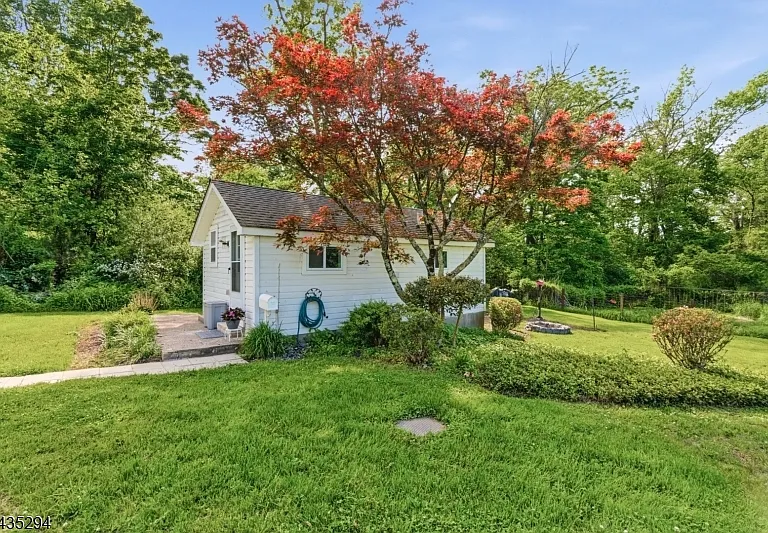 14 Brookhill Rd — Photo 2